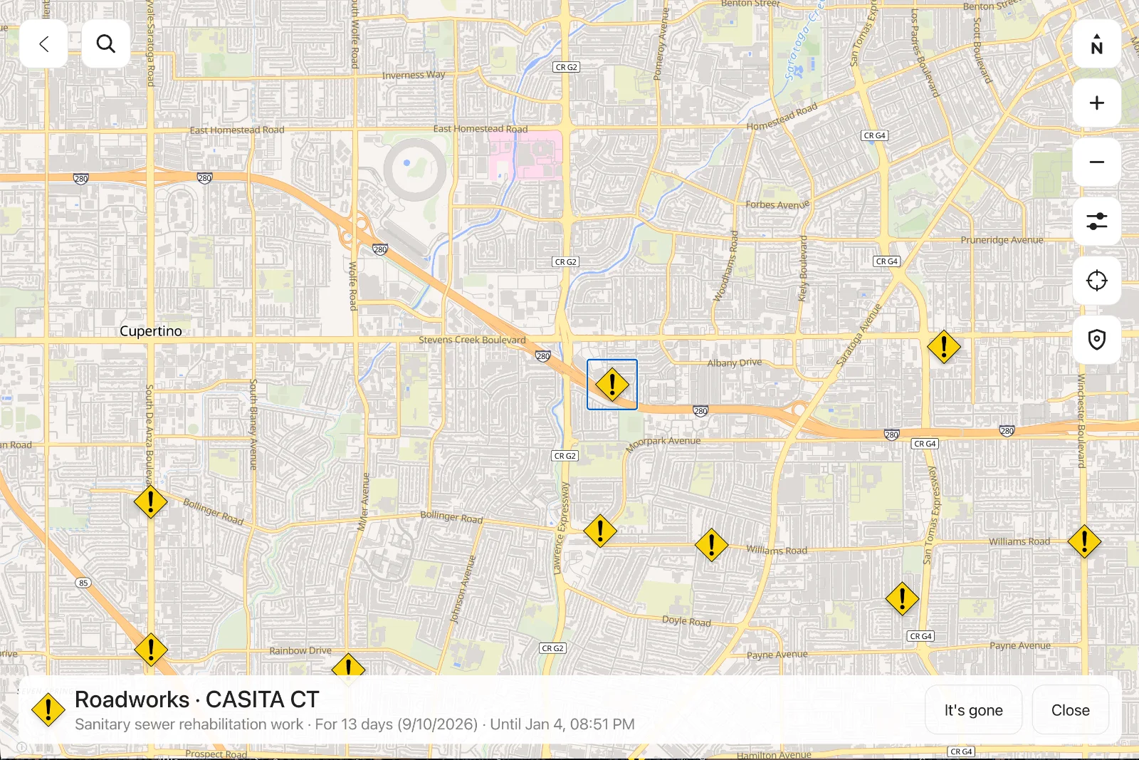 The iCar map showing nearby traffic events and speed cameras