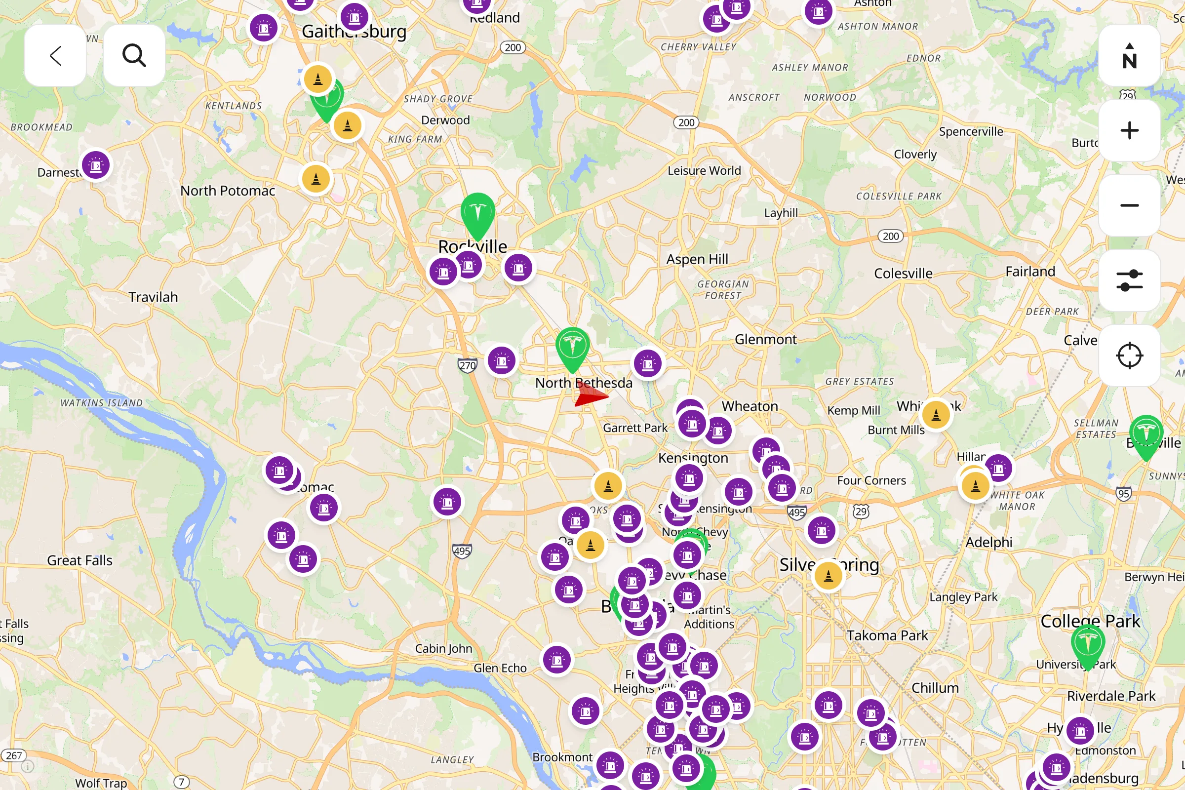 The iCar map showing nearby traffic events and speed cameras